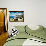 Two-Bedroom Flat Near Pompidou Centre