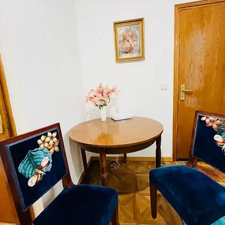 Two-bedroom Flat Near Pompidou Centre *